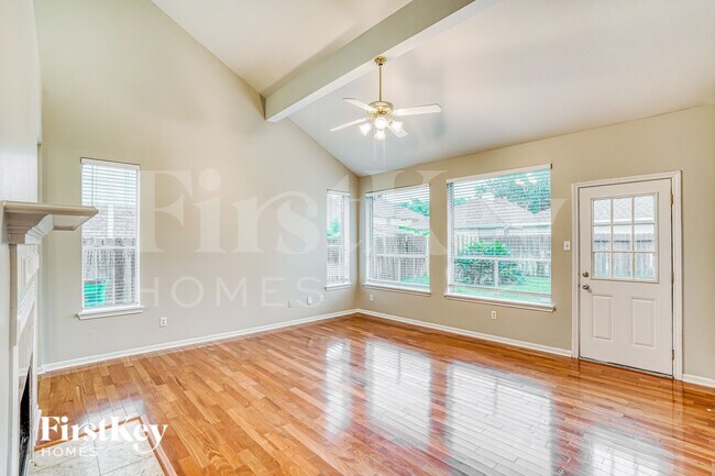 Foto del edificio - 12831 Pheasant Lake Ct