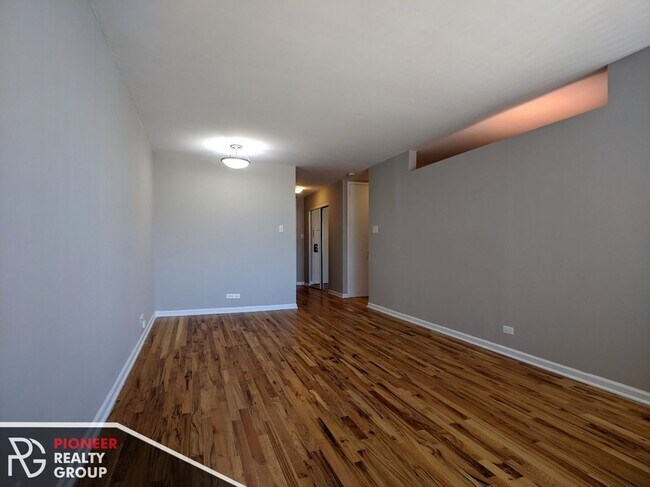 Foto del edificio - 4600 N Clarendon Ave