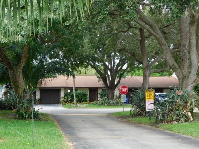 Building Photo - 6705 S Parkway Dr