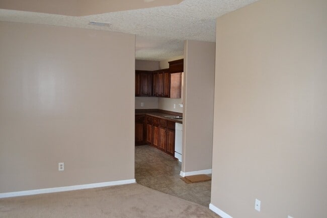 Building Photo - Home For Rent