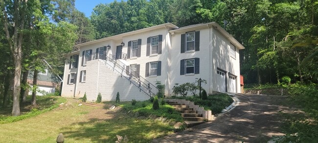 Building Photo - 1808 Mountainbrook Dr SE