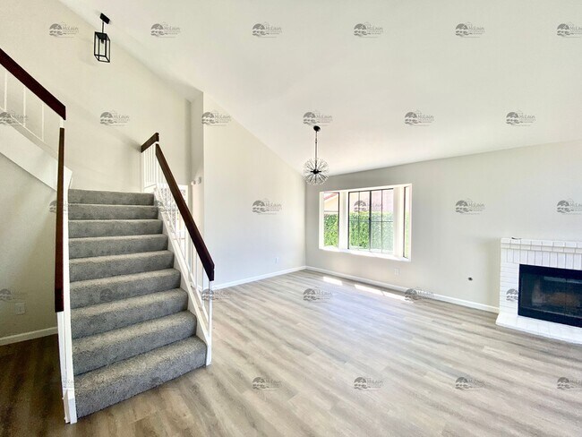 Building Photo - Updated 3BD/2BA with Air Conditioning