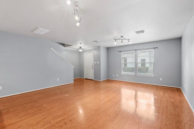 Foto del edificio - 1710 Redwing Cove Dr