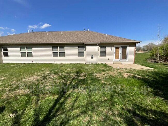 Building Photo - 40 Oak Pointe Cir