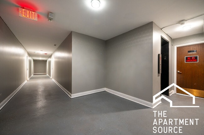 Foto del edificio - 2310 N Harlem Ave