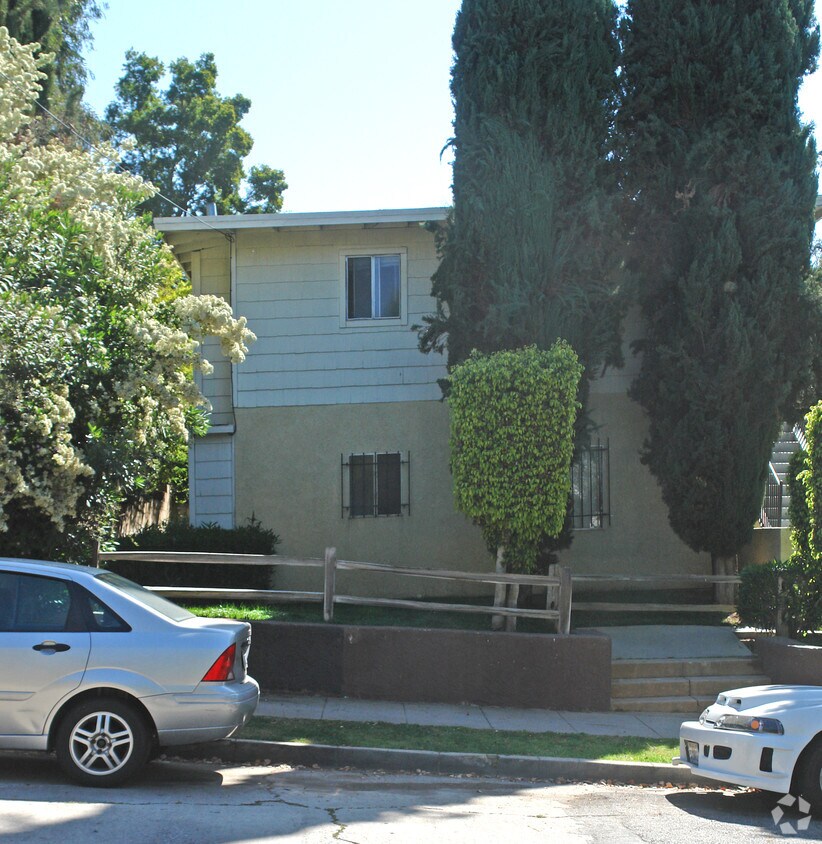 Foto del edificio - 1420 N Marengo Ave