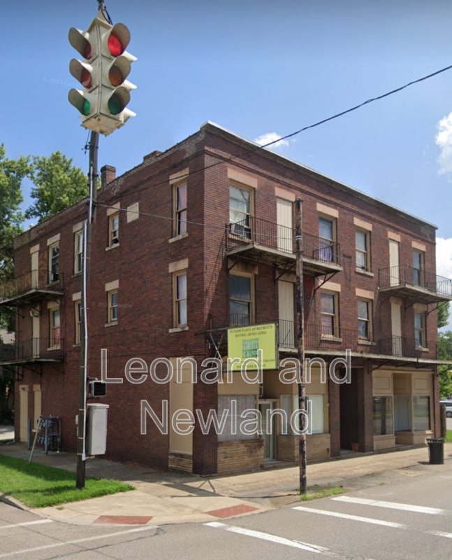 Building Photo - 906 Putnam Ave