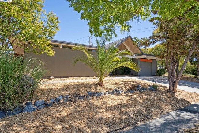 Foto del edificio - 3767 Gainsborough Dr