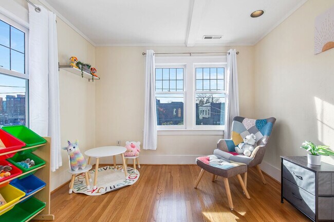 Foto del edificio - 710 10th Ave E