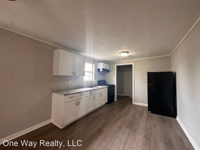 Building Photo - 2 br, 1 bath House - 714 Franklin Street C