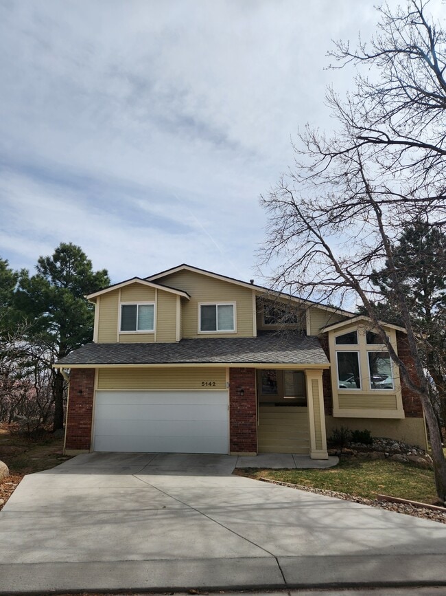 Building Photo - 5142 Broadmoor Bluffs Dr