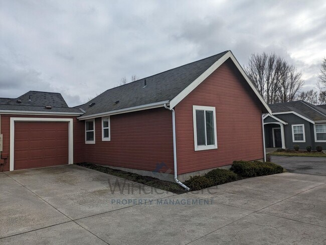 Building Photo - 881 SE Larkspur Place, College Place **New...