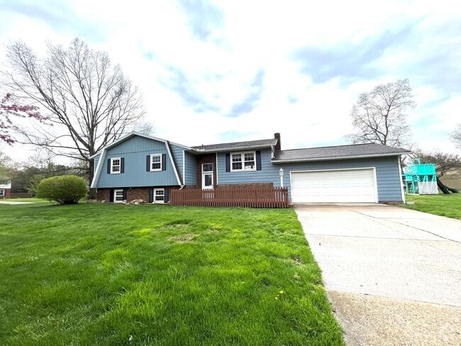 Building Photo - 396 Forest Ln