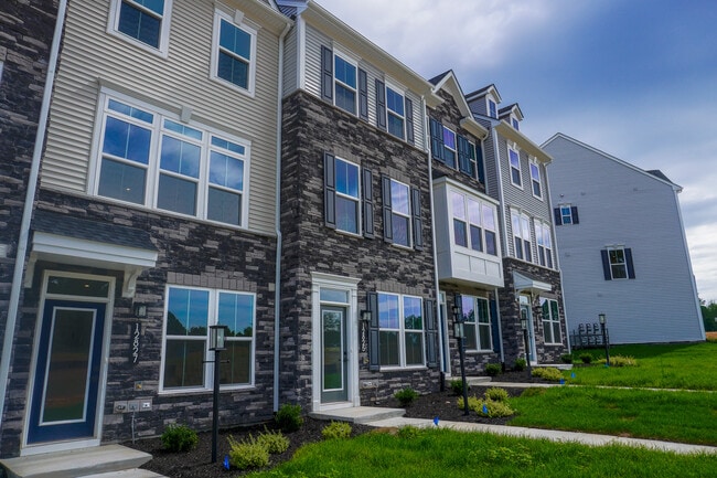 Building Photo - 12809 Red Clover Wy