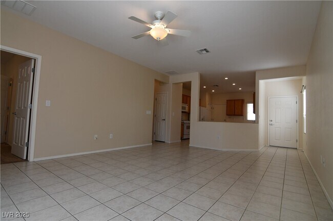 Foto del edificio - 3617 Kittiwake Rd