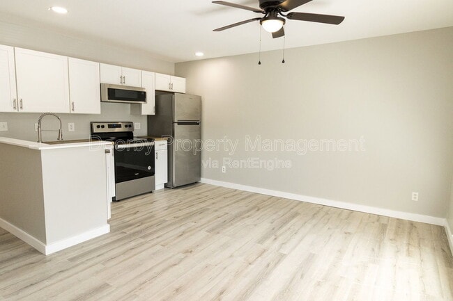 Building Photo - 903 Forest Dale Ln