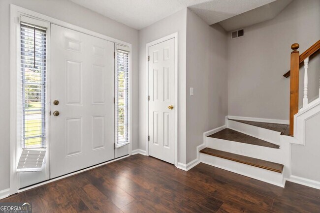 Building Photo - 400 Cascade Rise Ct SW