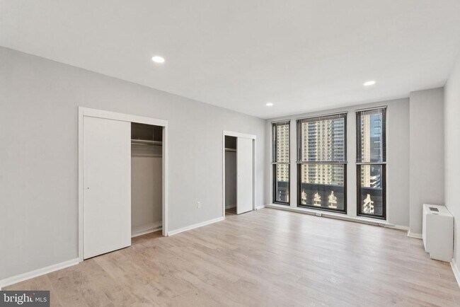 Building Photo - 135 S 19th St