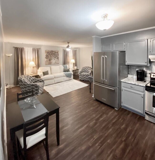Foto del edificio - 4456 Ridgevalley Dr