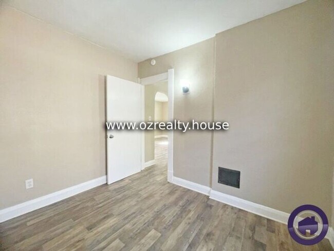 Foto del edificio - 149 Corinth St