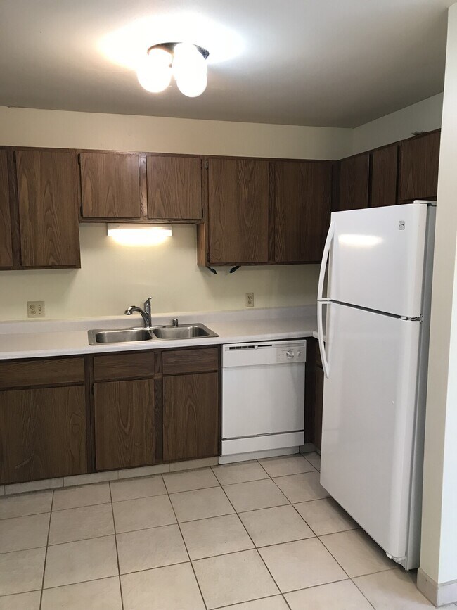 Foto del edificio - 708 Mansfield Ct