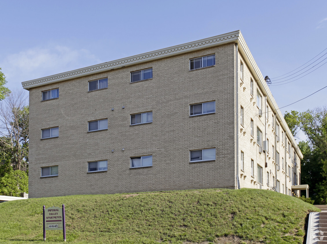 Primary Photo - Imperial Valley Apartments