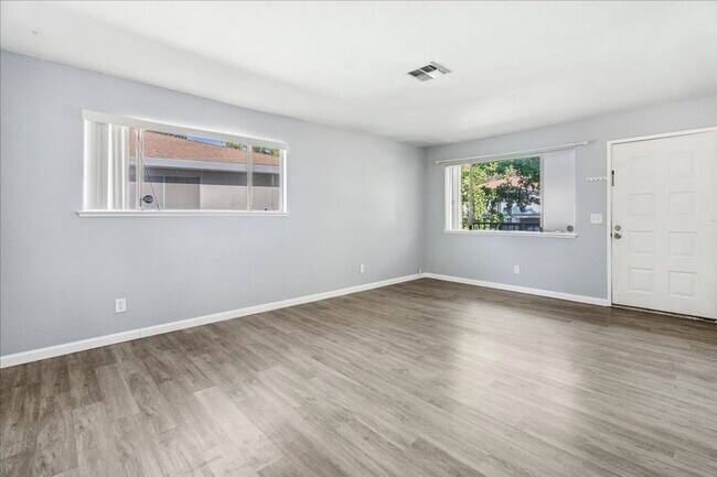Foto del edificio - 4718 Hayford Way