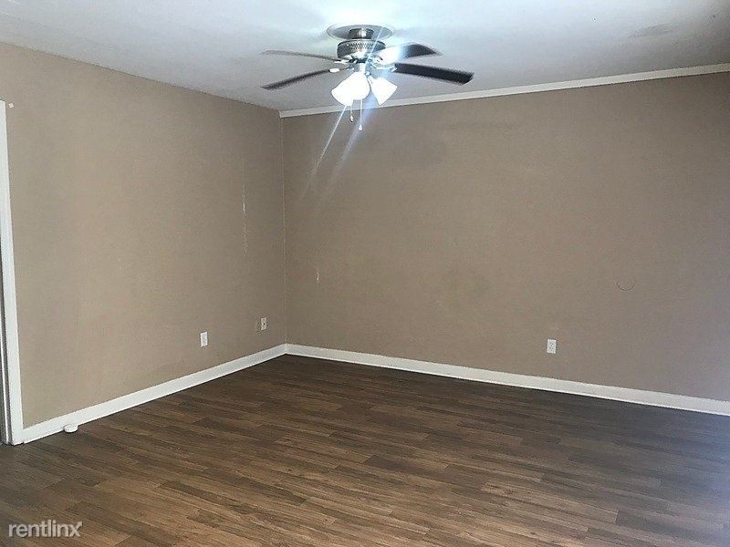 Foto principal - 2630 W Pensacola St