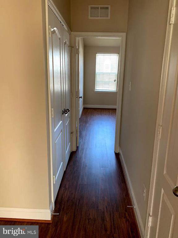 Building Photo - 11876 Country Squire Way