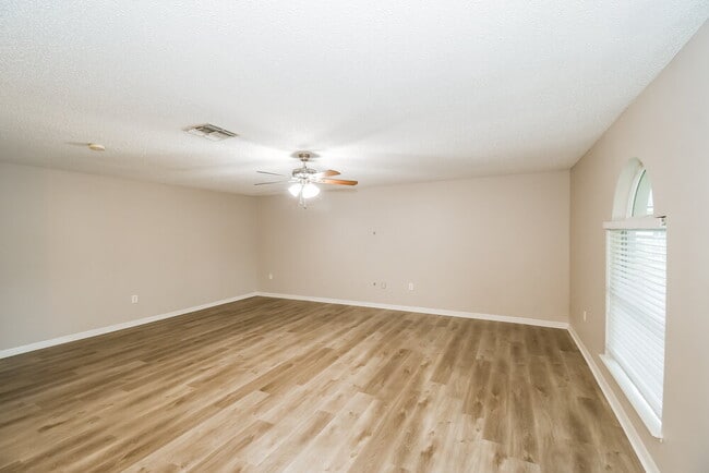 Foto del edificio - 1454 Seawolf Trail N