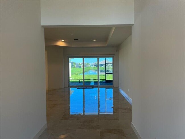 Building Photo - 11965 SW Sandy Bay Cir