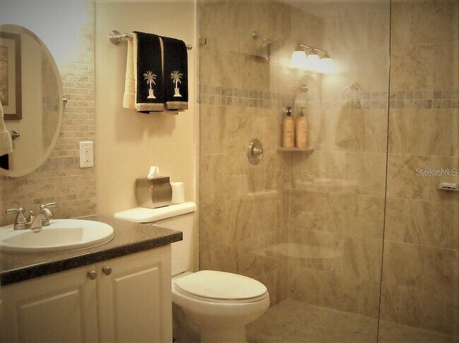 Foto del edificio - 6725 River Rd