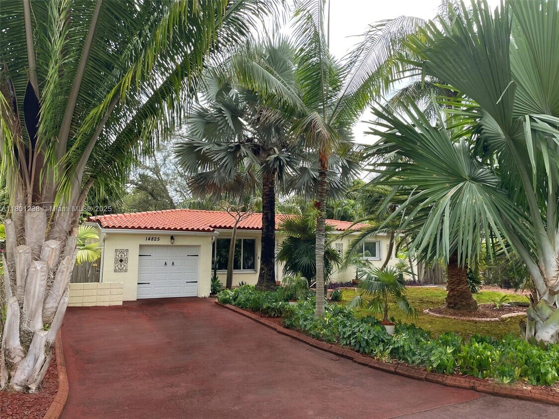 Foto principal - 14825 NE 9th Ct