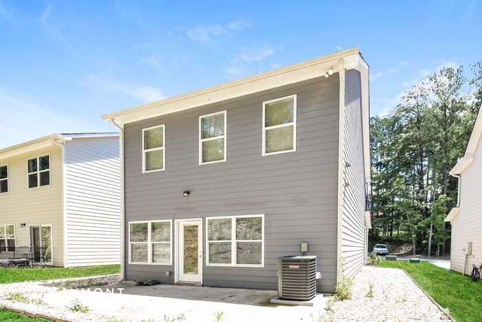 Building Photo - 39 Hood Park Dr