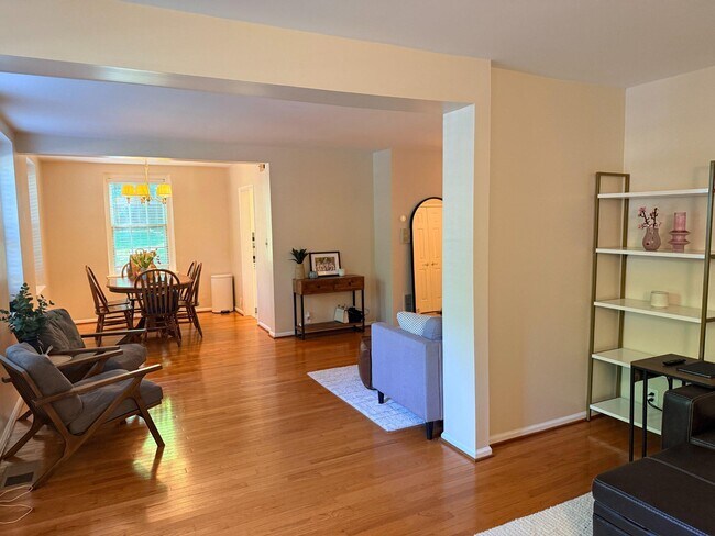 Foto del edificio - 3731 39th St NW