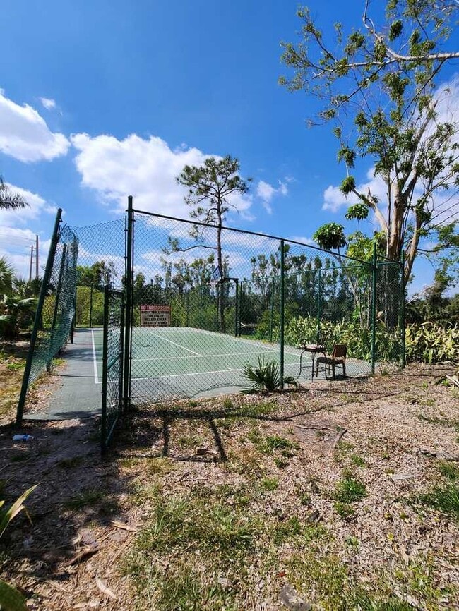 Foto del edificio - 2845 Winkler Ave