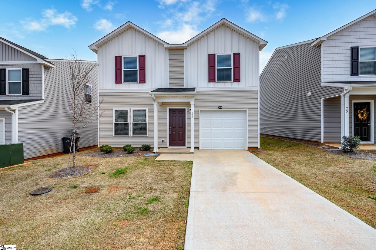 Primary Photo - 23 Carters Grn Dr