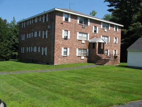 104 1/2 Washington St. (12 units) - 100 Washington St