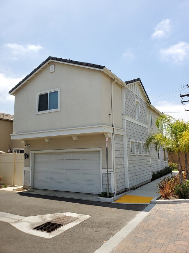 trastienda - 18 Edgemont