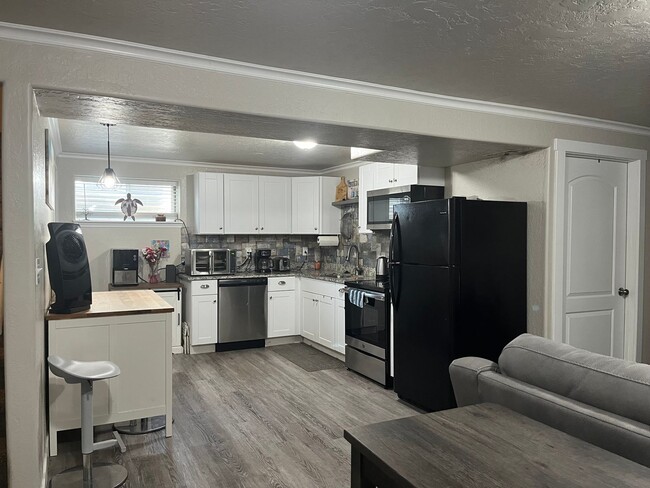 Building Photo - Beautiful American Fork Basement Apartment...