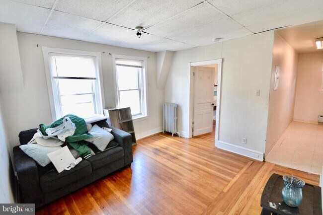 Building Photo - 5231 Laurens St