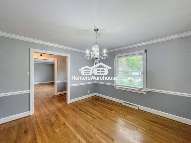 Building Photo - 3305 Camellia Dr