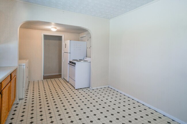 Foto del edificio - Great 3 Bedroom, 2 Bath - Just Off 17th St! *2027*