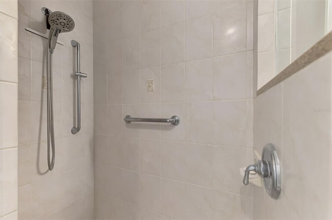 Foto del edificio - 218 Laurel Hollow Dr