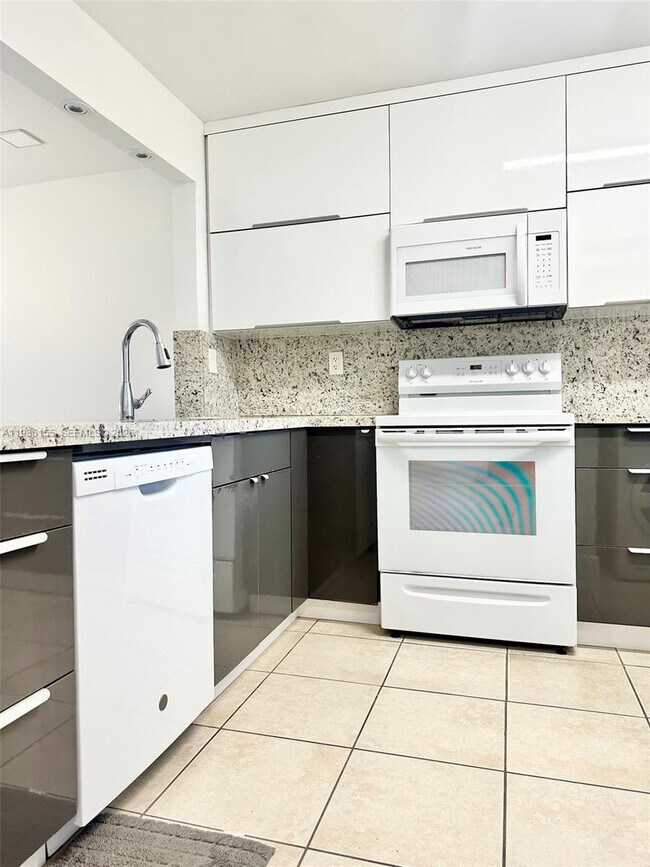 Foto del edificio - 10315 NW 9th St Cir