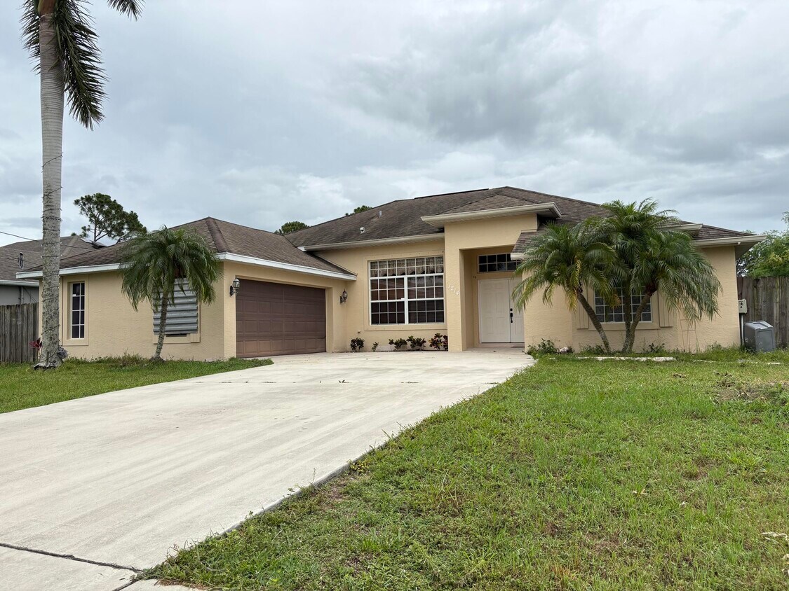 Primary Photo - 1214 SW Emerald Ave