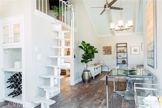 Building Photo - 707 Heliotrope Ave