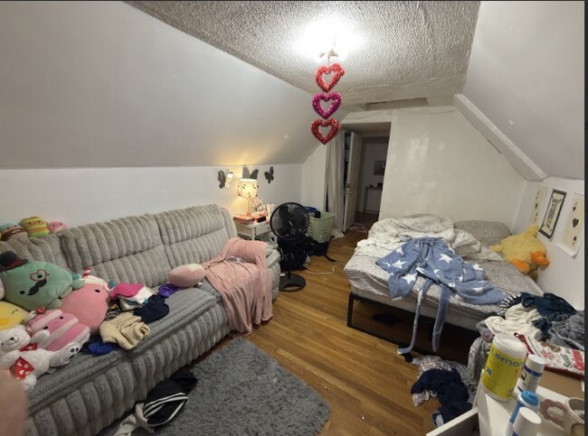 Foto del edificio - 26 Greylock Rd