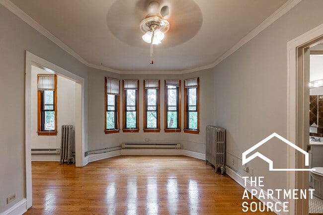 Building Photo - 4635 N Paulina St