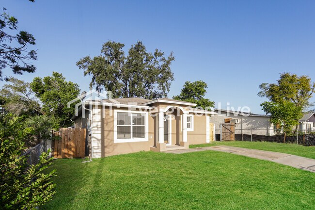 Building Photo - 3616 N 55th St